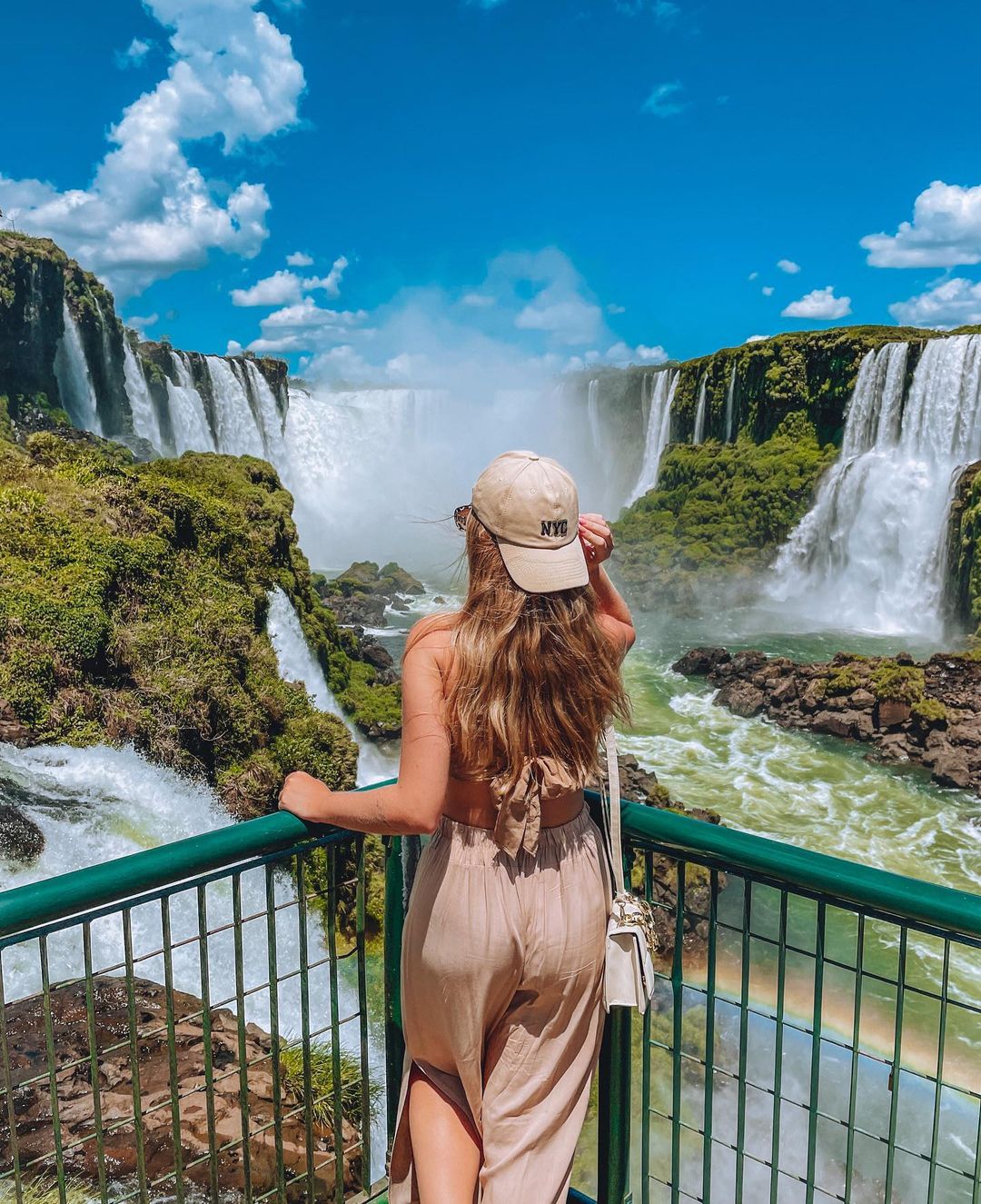 Vista panorâmica das Cataratas do Iguaçu no lado brasileiro